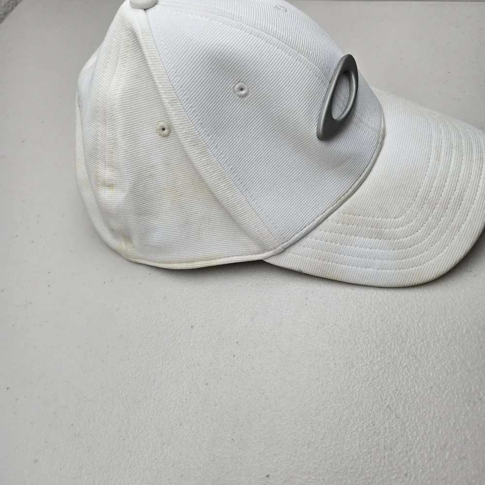 Oakley ***stains item